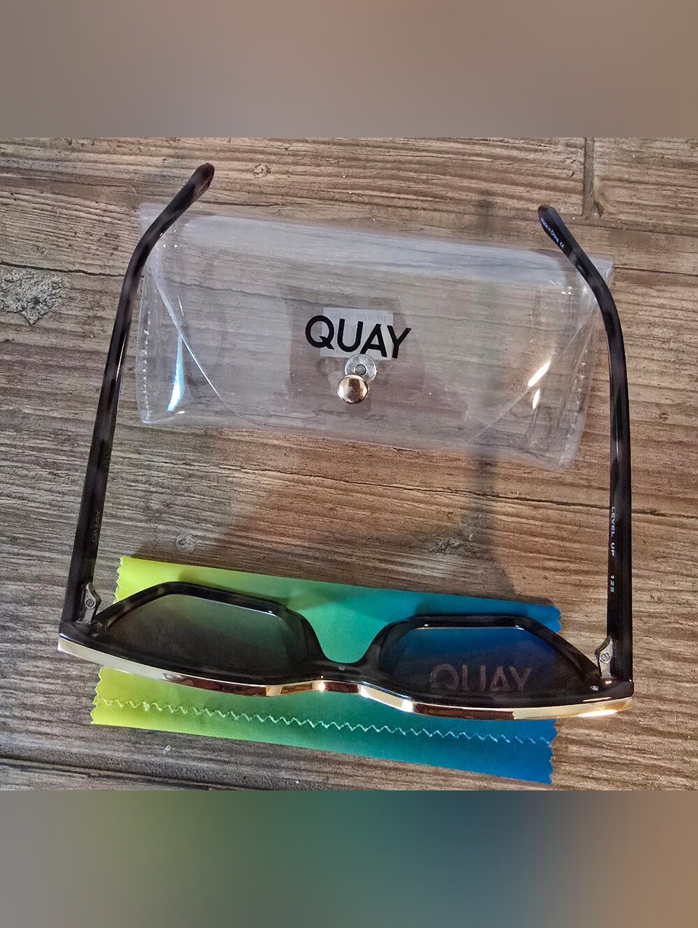 QUAY Australia Level Up Square Sunglasses - Picture 4 of 10